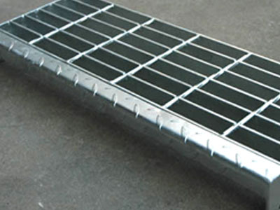 Grille à barres d'acier