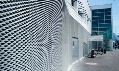 Treillis d&eacute;coratif en m&eacute;tal d&eacute;ploy&eacute;&nbsp;: utilisations et conceptions